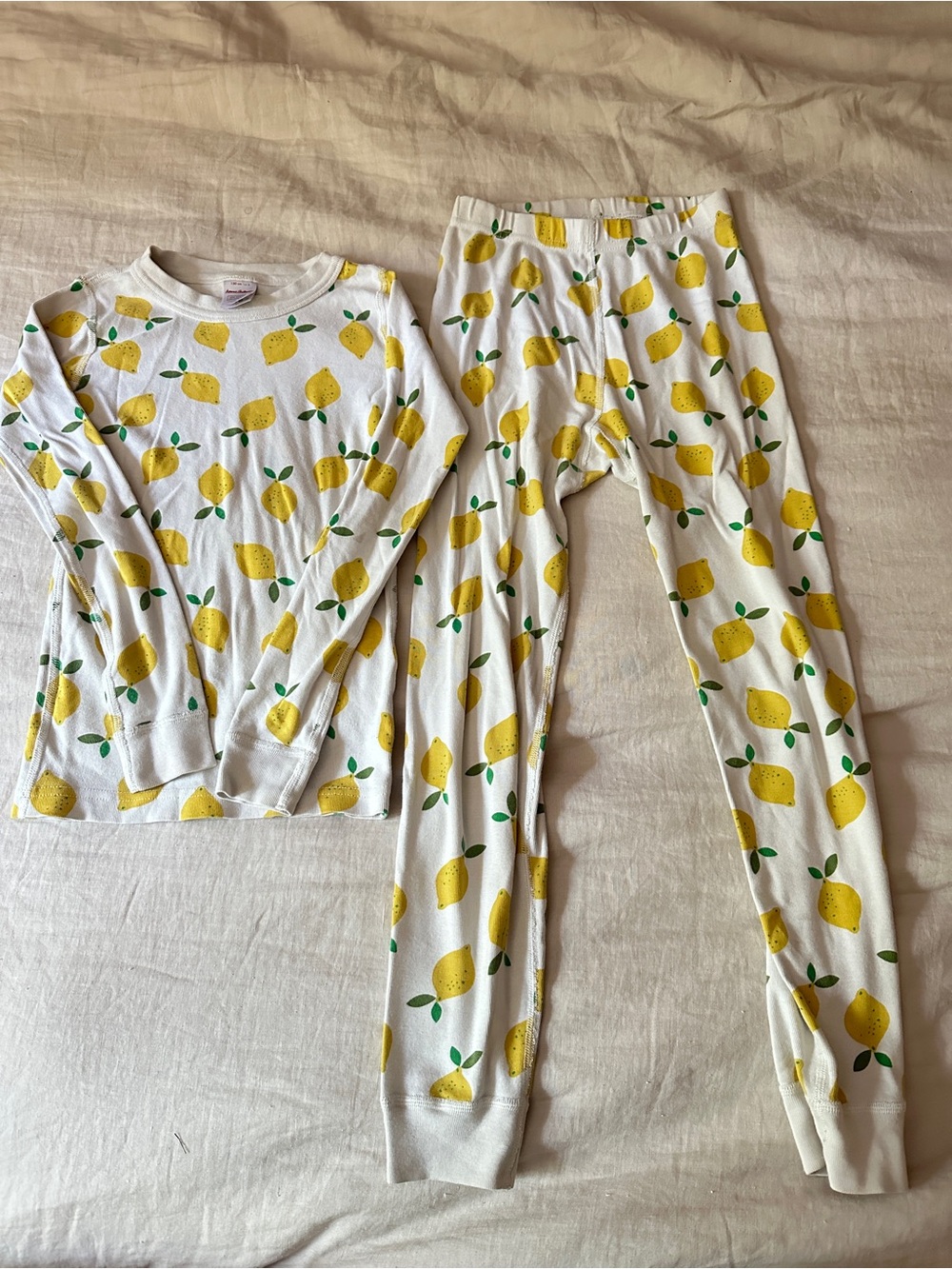Hanna Andersson White Pajama Set with Yellow Lemon Print